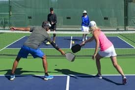 足球——世预赛：中国队召开新闻发布会并进行赛前训练